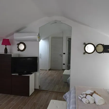 شقة Casa Da Passaro Self Check - In , Vicino Ospedale E Stadio ساليرنو